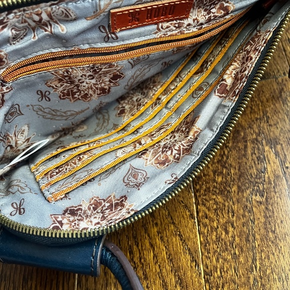 HOBO Sable Wristlet - Picture 6 of 13